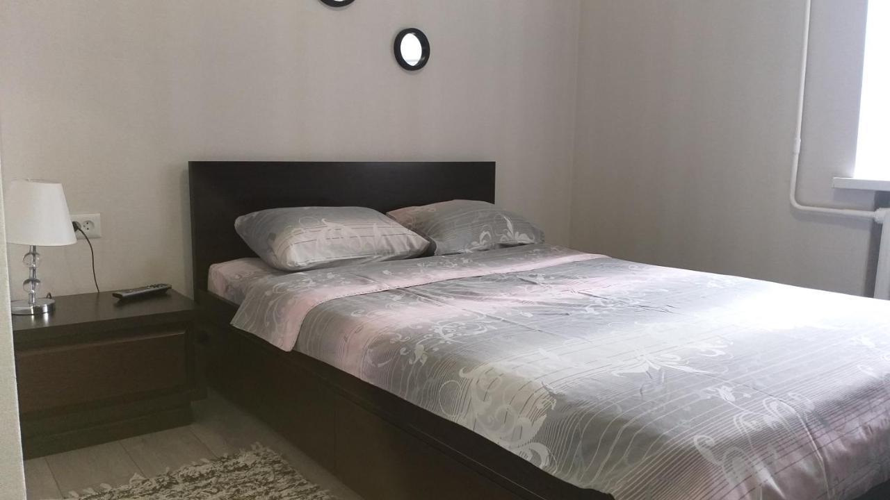 Apartament Gayadayenko 4 Apartment Пинск Екстериор снимка